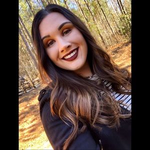 Meet your Posher, Tia